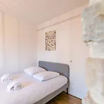 Le Cosmopolitain Apartment *